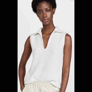 White Stag Ribbed Knit Top in White Collared Button Up Large